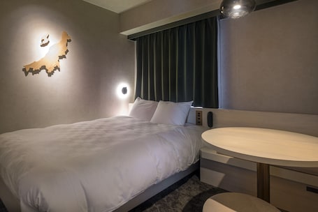 Double Room, Non Smoking | Desk, free WiFi, bed sheets. Hotel Global View Niigata