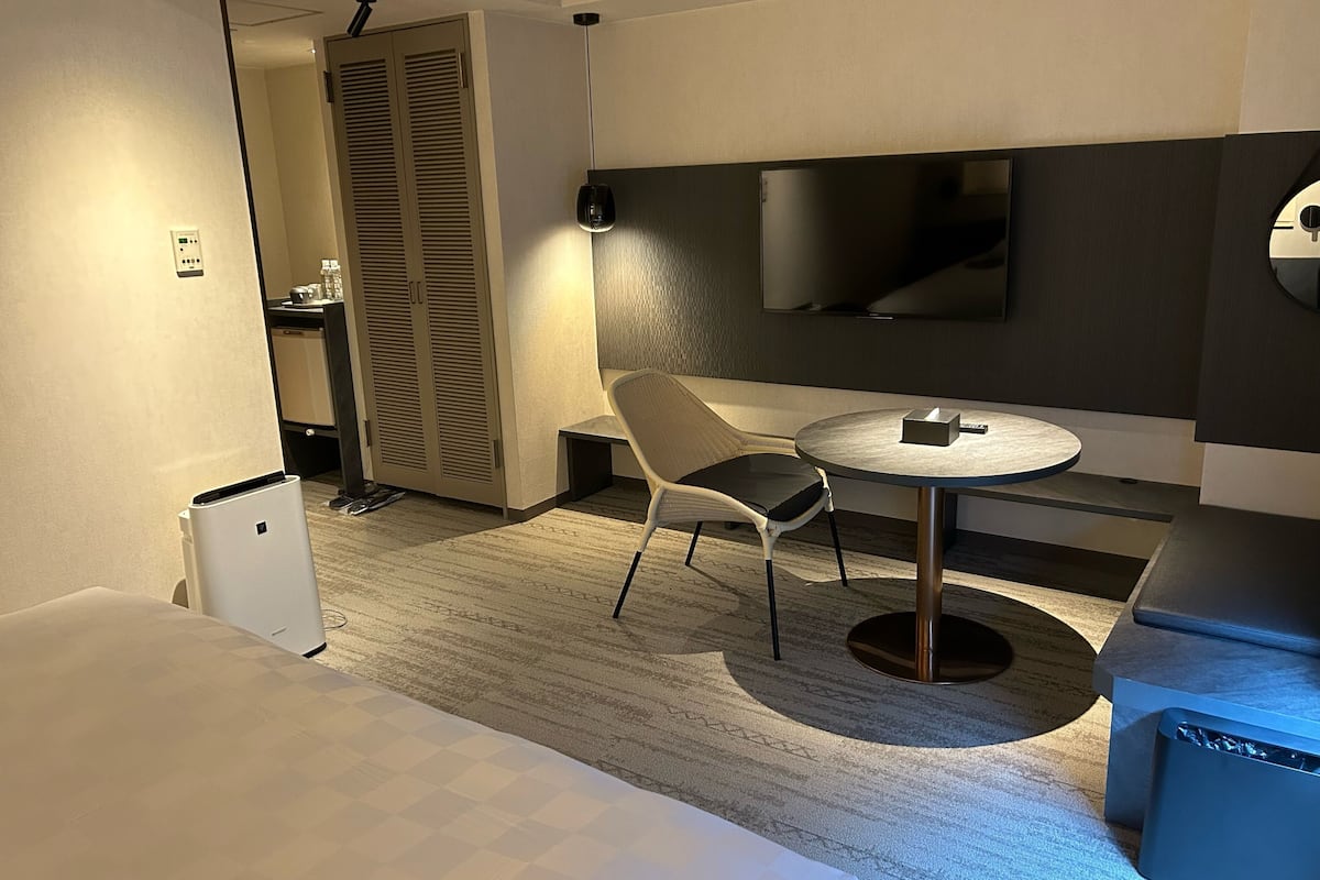 hollywood double room, non smoking | desk, free wifi, bed sheets