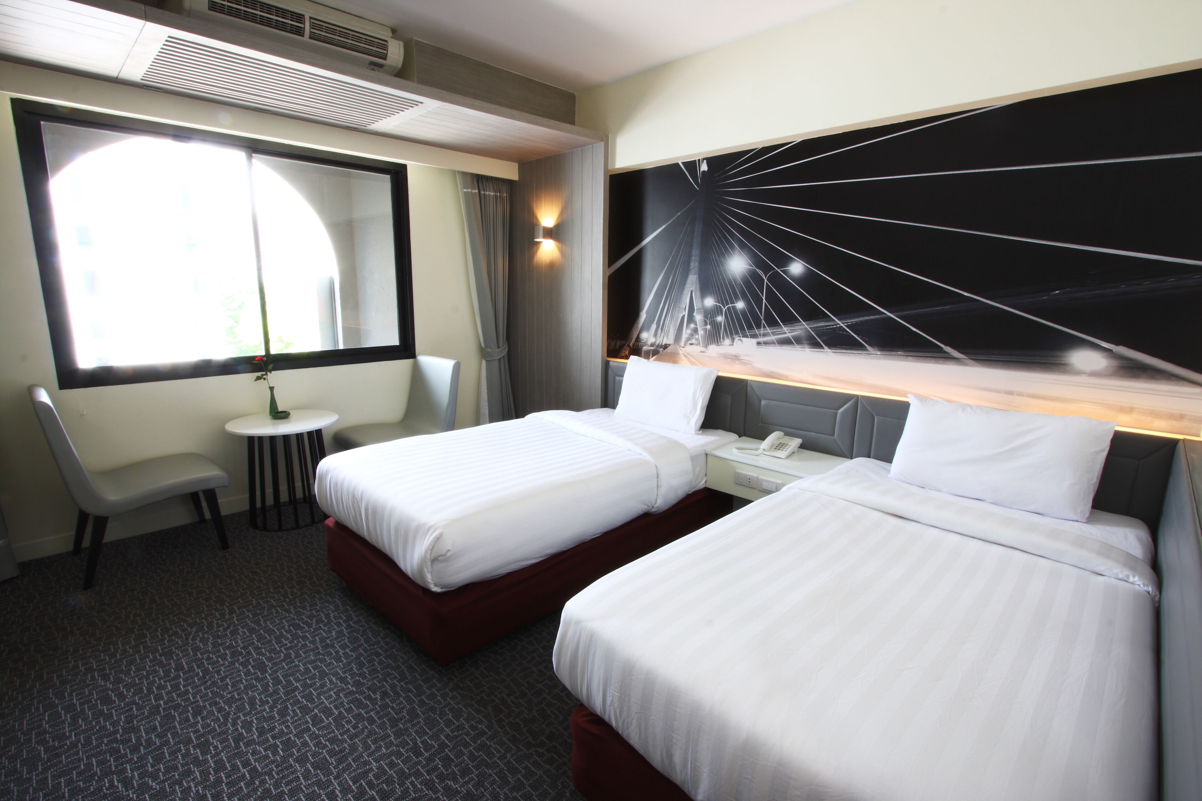 Twin Room | Desk, blackout drapes, WiFi (free), bed sheets
