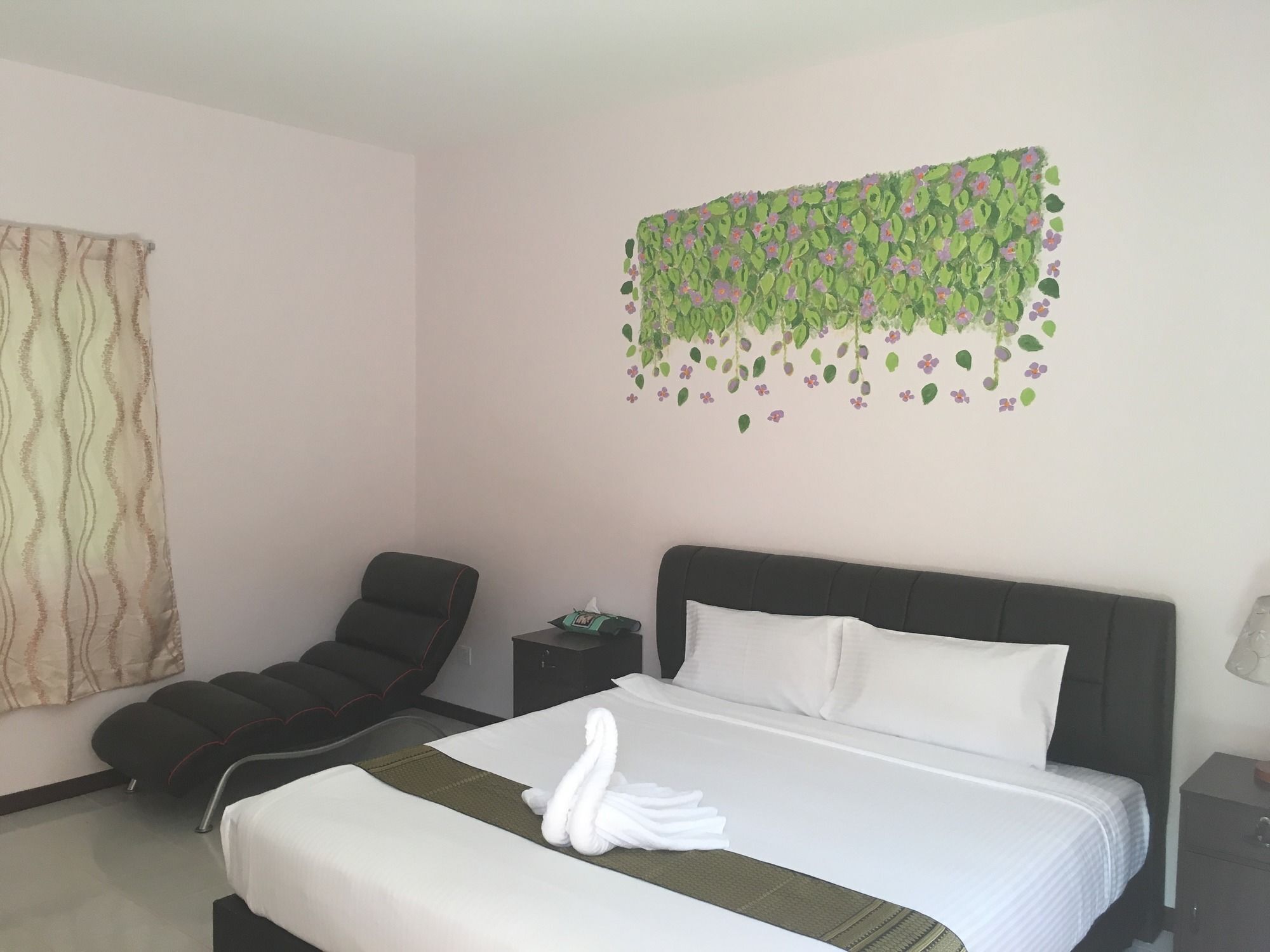 Rollaway beds, bed sheets