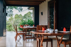 Kontinental frokost hver dag (USD 15 per person)