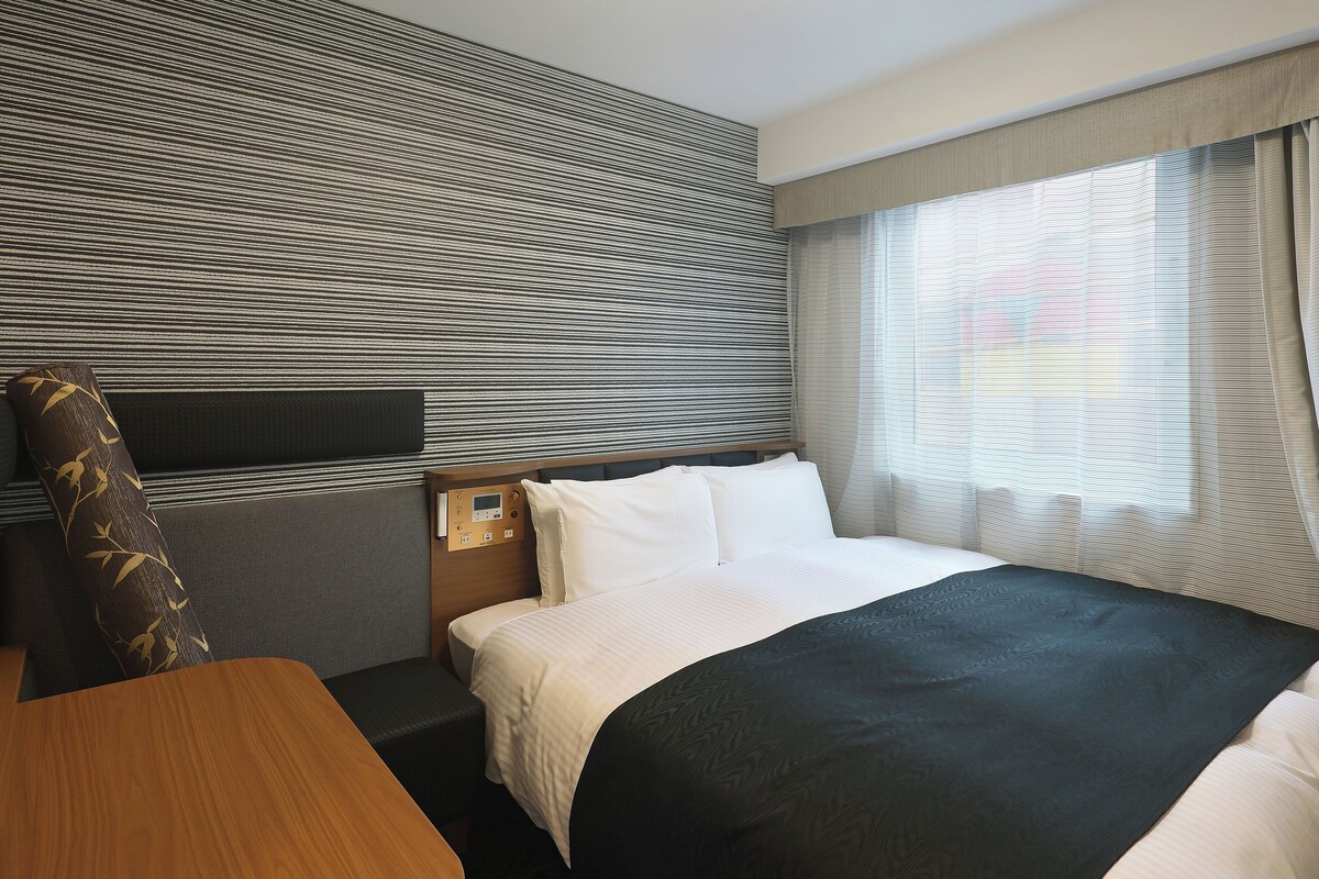 Dobbeltrom, ikke-røyk ([ANNEX] Cozy Room) | Dundyner, skrivebord, wi-fi (inkludert) og sengetøy