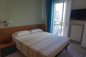 In-room safe, desk, free WiFi - Hotel San Marco (Pesaro)
