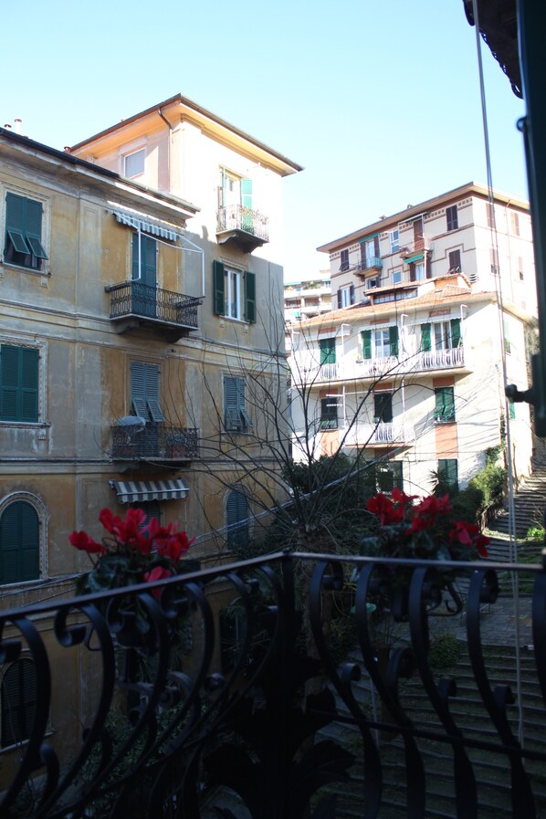 Chambre Confort Double ou avec lits jumeaux, balcon | Vue de la chambre