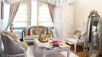 Sultan Suite | Living room | LCD TV