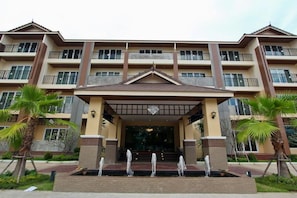 Front of property - Kitlada Hotel (Udon Thani)