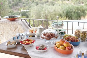 Breakfast buffet - Lichiantidde Home & Breakfast (Ostuni)