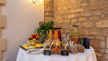 Bao gồm bữa sáng buffet hàng ngày