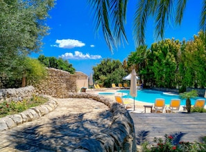 Seasonal outdoor pool, pool umbrellas, pool loungers - Relais Torre Marabino (Ispica)