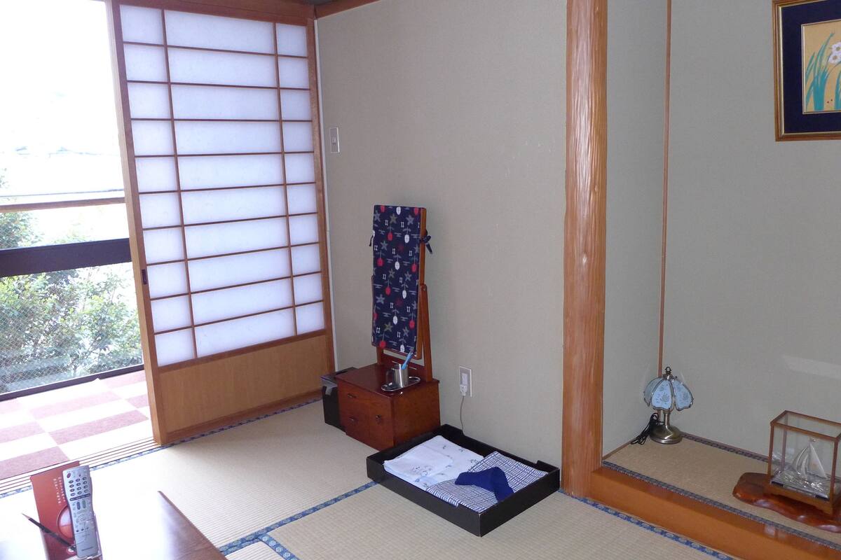 "UME" Japanese-Style Twin Room with Shared Bathroom