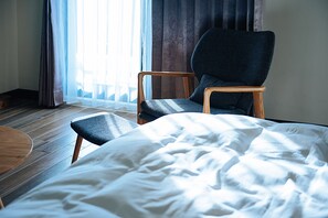 Standard Double Room 2  | Down comforters, individually decorated, desk, blackout drapes - Chillax Inn (Hengchun)