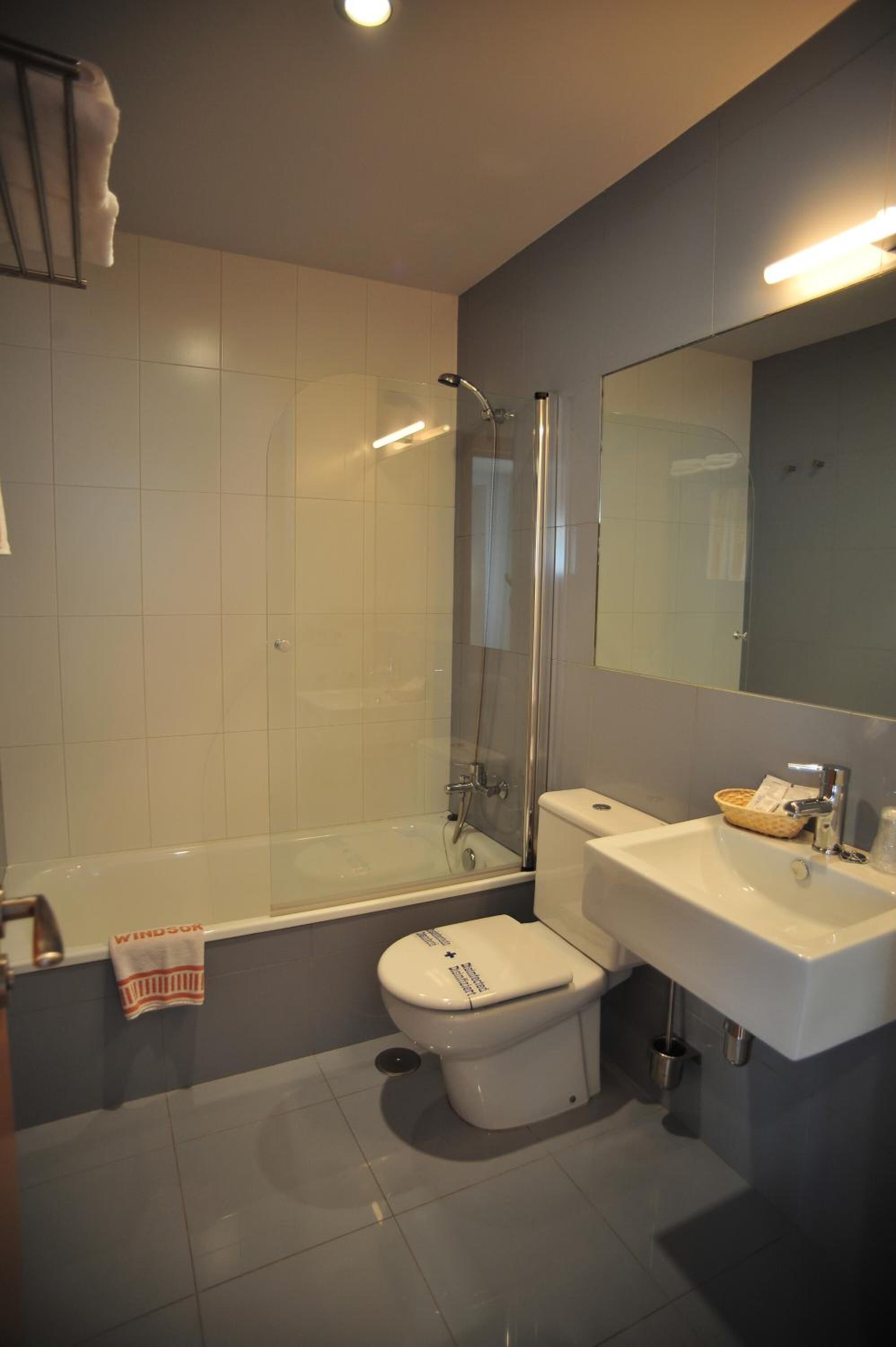 deep-soaking bathtub, free toiletries, hair dryer, towels