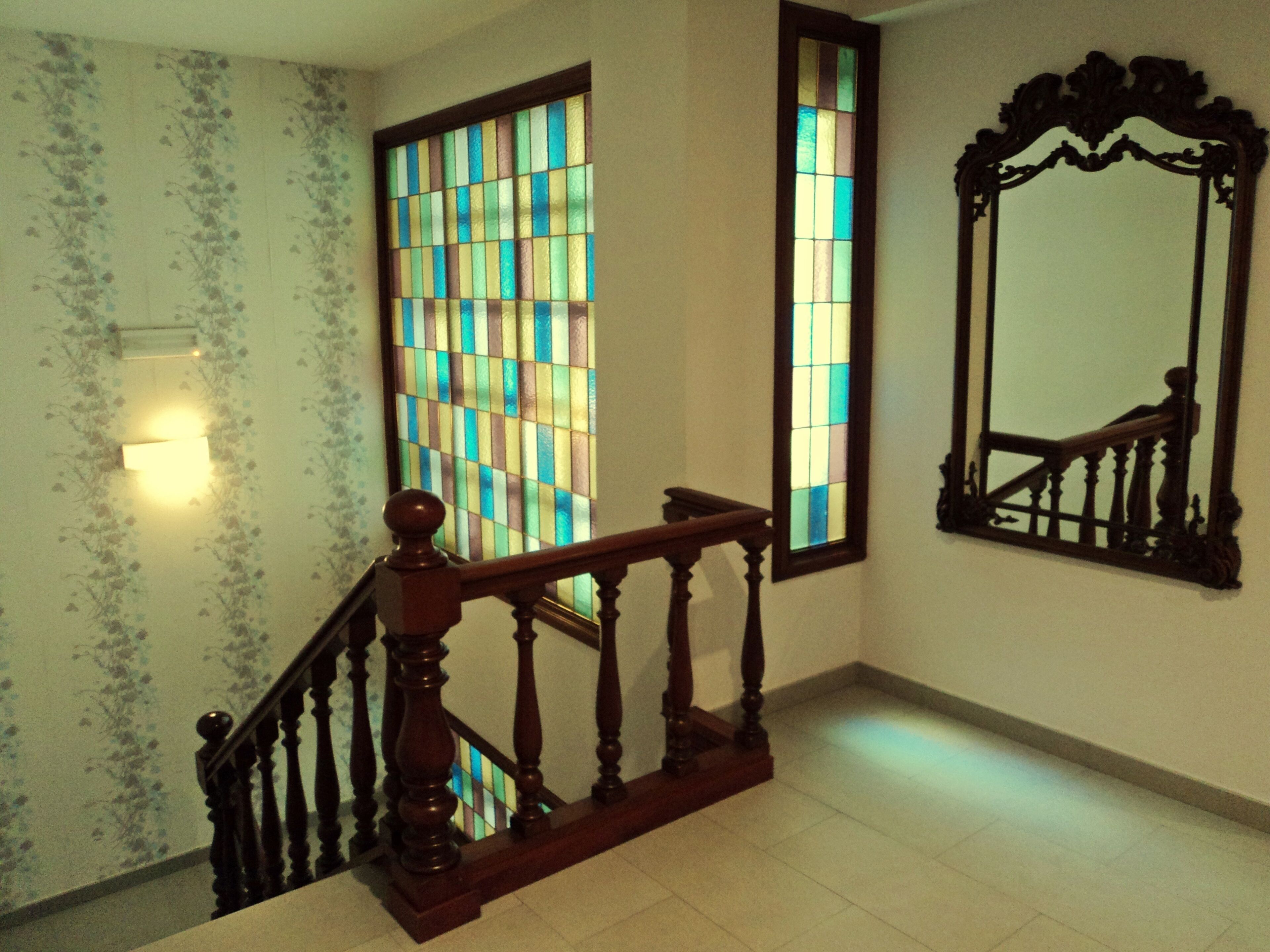 handrails in stairways