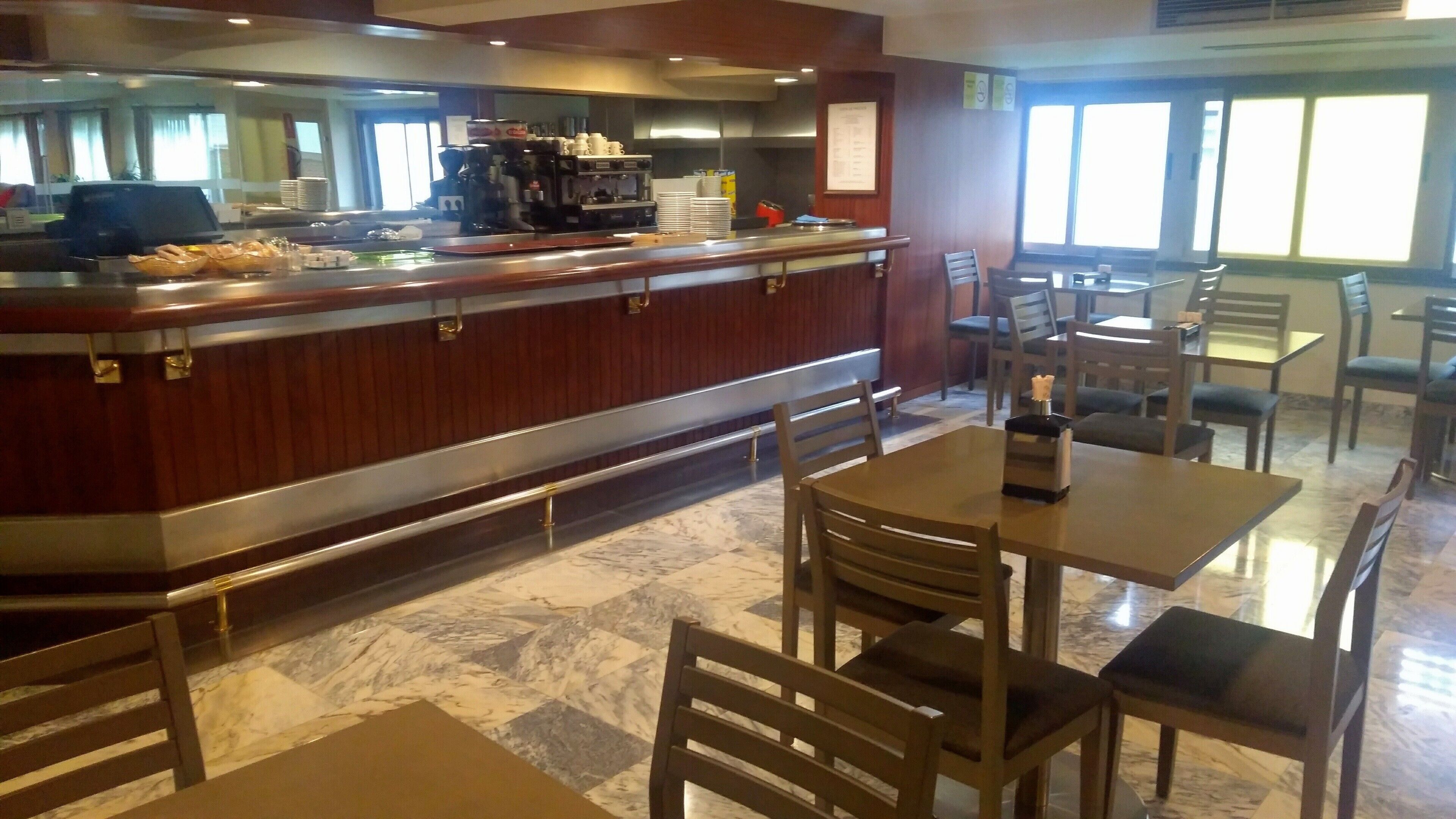 daily continental breakfast (eur 4 per person)