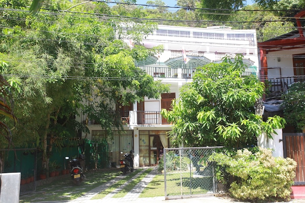 Fachada de la propiedad