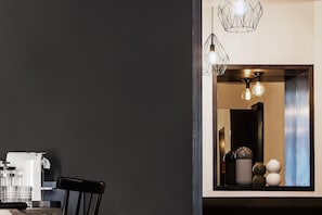 Premium bedding, minibar, in-room safe, desk - Hotel Rum Budapest (Budapest)