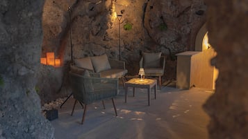 Suite Junior, vista lago, edificio separato (in grotta) | Lenzuola Frette, biancheria da letto di alta qualità