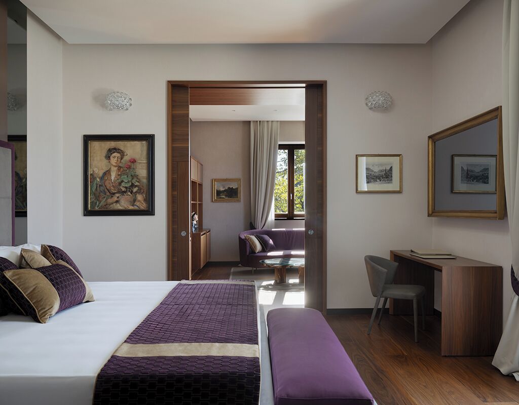 Phòng Suite Executive, quang cảnh hồ (private terrace) | Bộ trải giường bằng vải Frette của Ý, bộ đồ giường cao cấp 