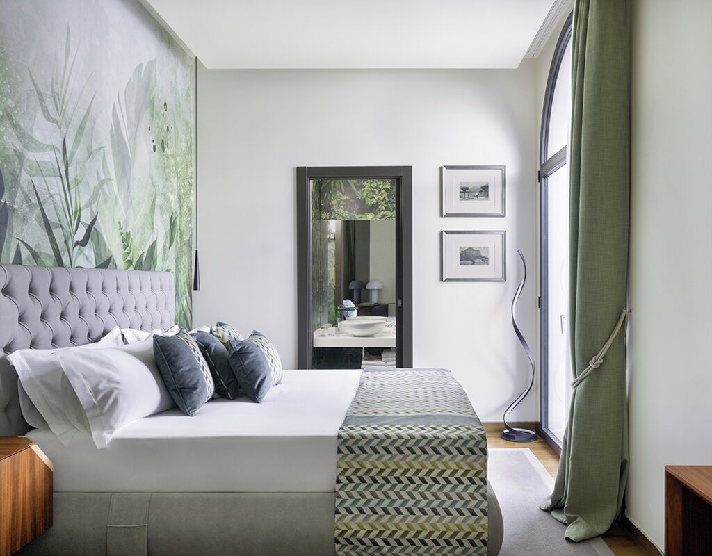 Suíte júnior, vista para o lago, em edifício anexo (in grotta) | Lençóis italianos Frette, roupas de cama premium, edredons de pluma