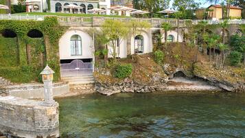 Junior Suite, Lake View, Annex Building (in grotta)