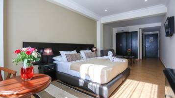 Suite Familiale, 2 chambres | Literie de qualité supérieure, rideaux occultants, chambres insonorisées