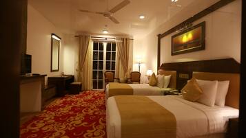 Deluxe Double Room, Mountain View | Premium bedding, minibar, in-room safe, desk