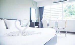 Schreibtisch, kostenloses WLAN