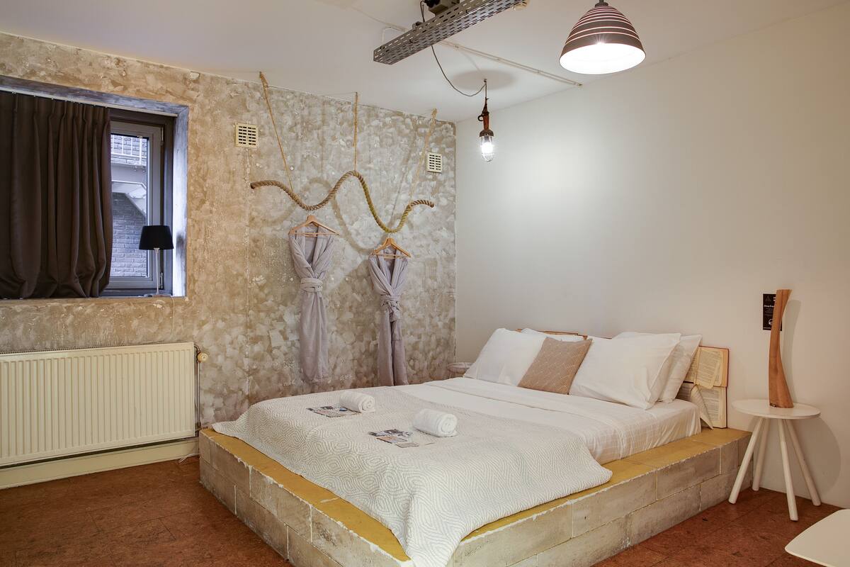 Deluxe Double Room | WiFi (free), bed sheets