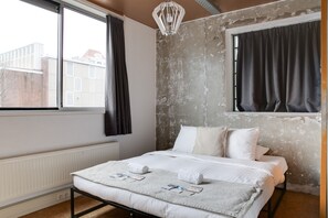 Deluxe Double En-Suite Room with Canal View | Gratis wi-fi och sängkläder