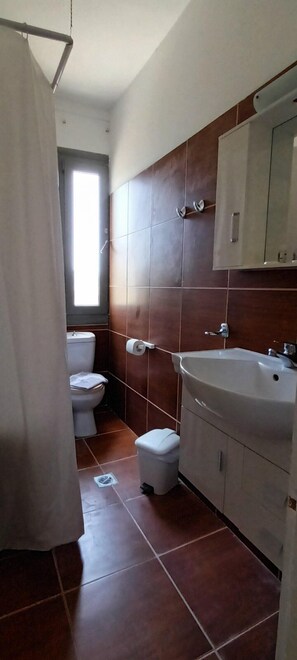 Shower, towels