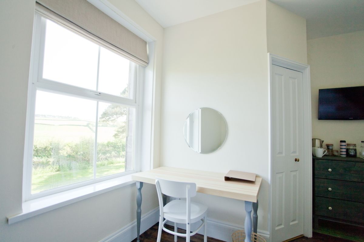 Deluxe Double or Twin Room, Garden View | Hypo-allergenic bedding, desk, soundproofing, iron/ironing board