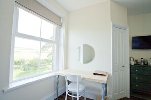 Deluxe Double or Twin Room, Garden View | Hypo-allergenic bedding, desk, soundproofing, iron/ironing board