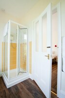 Deluxe Double or Twin Room, Sea View | Bathroom | Shower, free toiletries, hair dryer, towels