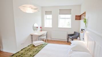 Deluxe Double or Twin Room, Garden View | Hypo-allergenic bedding, desk, soundproofing, iron/ironing board