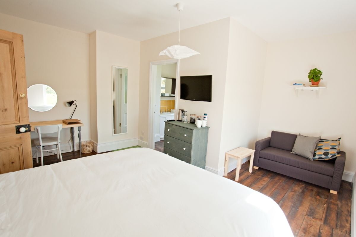 Literie hypoallergénique, bureau, chambres insonorisées