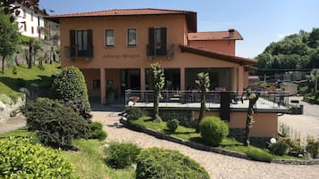 Entrée de l’hébergement