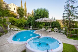 Outdoor pool, pool loungers - Villa Alta (San Giuliano Terme)
