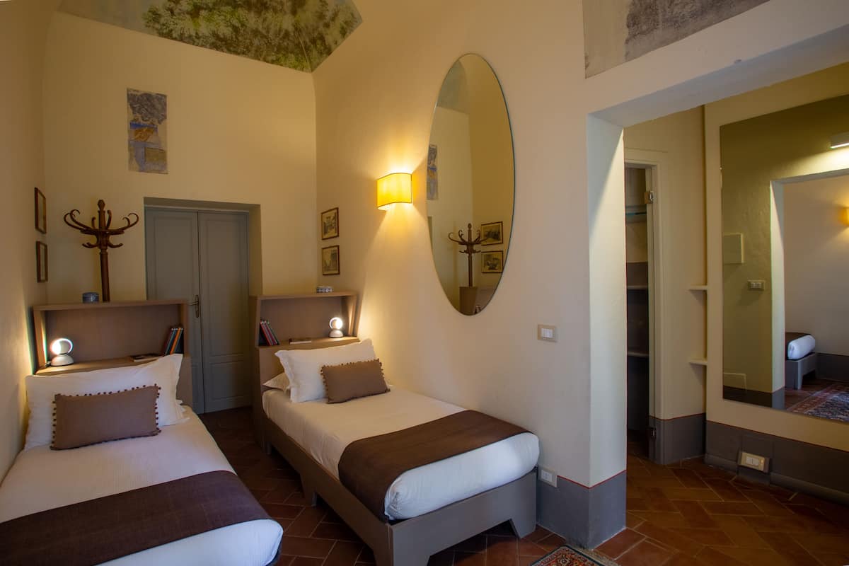 Standaard Twin kamer | 2 slaapkamers, luxe beddengoed, een minibar, een kluis op de kamer