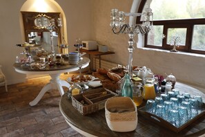 Daily continental breakfast for a fee