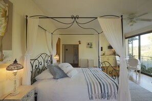 Deluxe Suite, 1 Double Bed, Kitchenette, River View | Cribs/infant beds, free WiFi, bed sheets