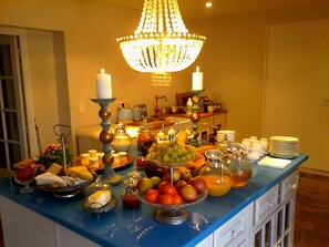 Tägliches kontinentales Frühstück gegen Gebühr