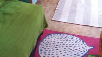 Junior Cabin, Multiple Beds | Free cribs/infant beds, rollaway beds