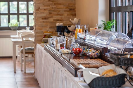 Daily buffet breakfast (EUR 14.50 per person)