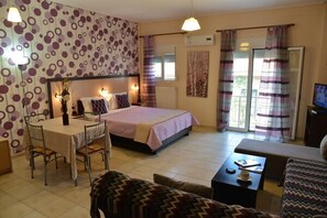 Luxury Apartment (for 6) | Private kitchen | Fridge, oven, stovetop, cookware/dishes/utensils - Midia Suites (Livadia)