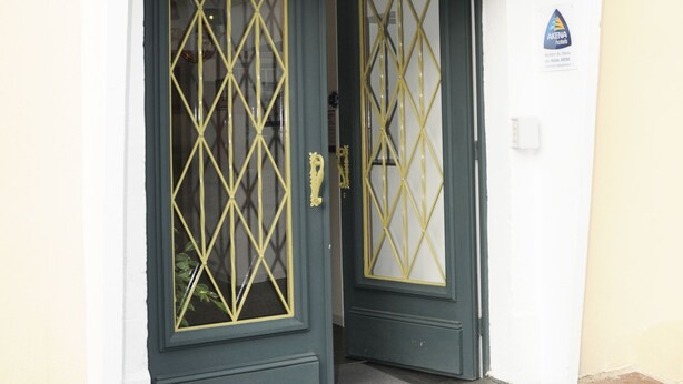 Property entrance - Kyriad Direct Morez (Hauts de Bienne)