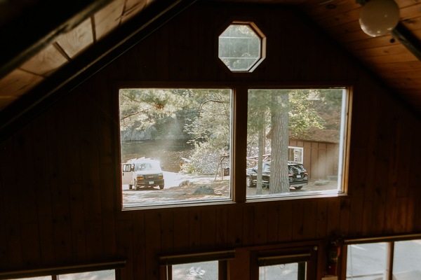 TeePee Cabin - 2BR Lakeside w/ Fireplace | Bed sheets