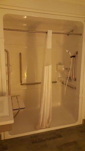 New Single Studio | Individually decorated, individually furnished, desk, blackout drapes - Centennial Motel (Kindersley)