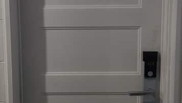 Studio, Nichtraucher | Individuell dekoriert, individuell eingerichtet, Schreibtisch