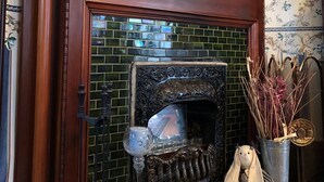 Breakfast area - Blue Gables Bed and Breakfast (Niagara Falls)