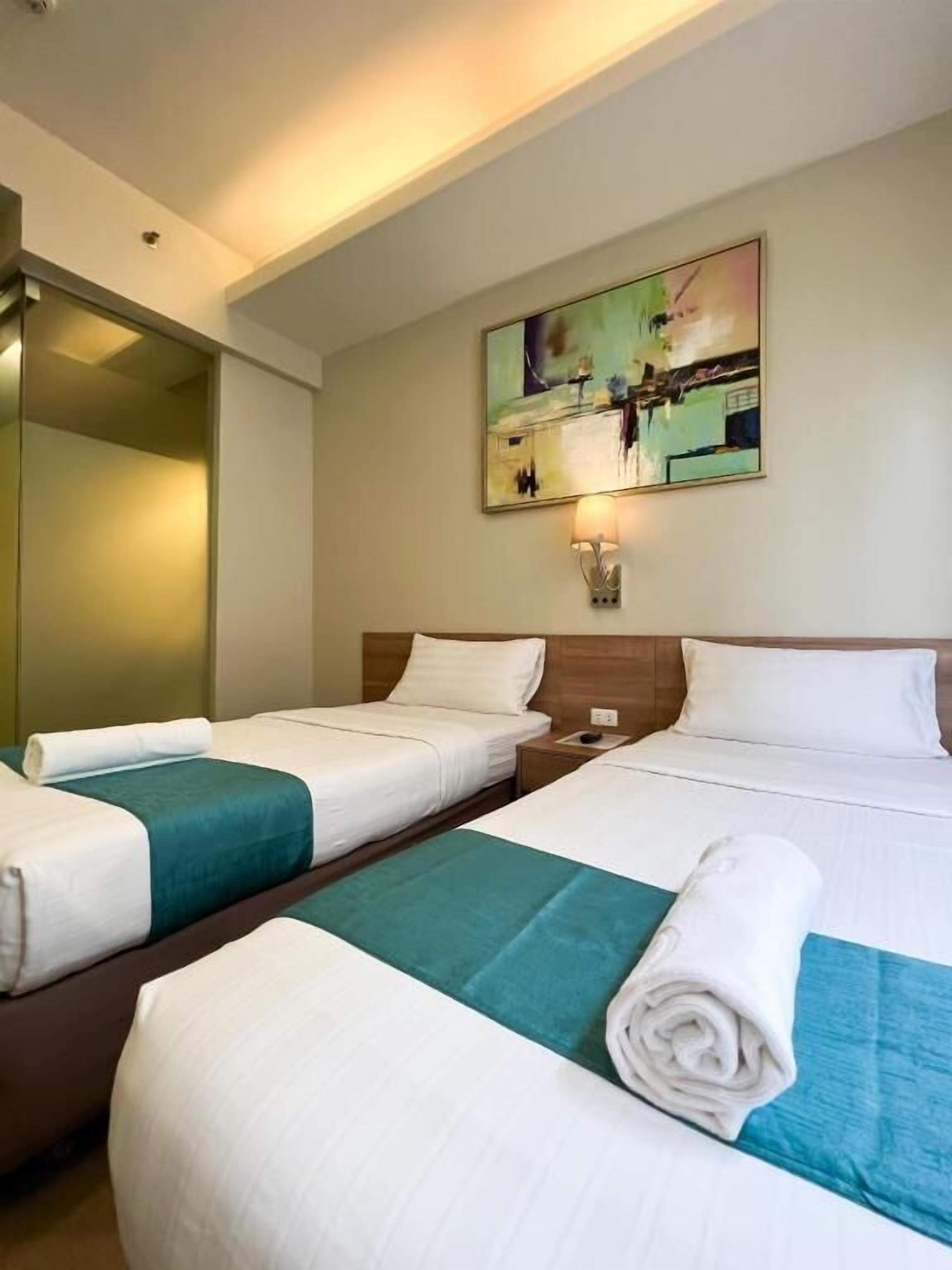 Minibar, coffres-forts dans les chambres, bureau, Wi-Fi gratuit